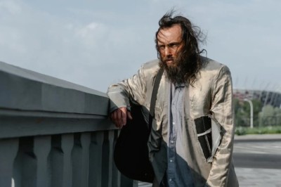 Homeless Man Caught in a Web of Divorce, Fortune, and Pursuit