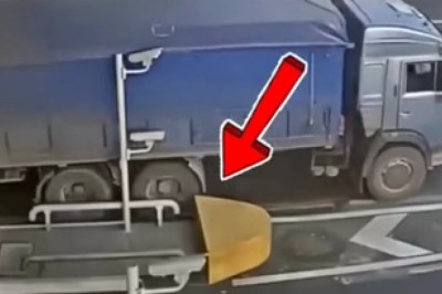 Terrifying Moment Caught on Camera: Truck Tires Explode in Dramatic Transit Station Incident!