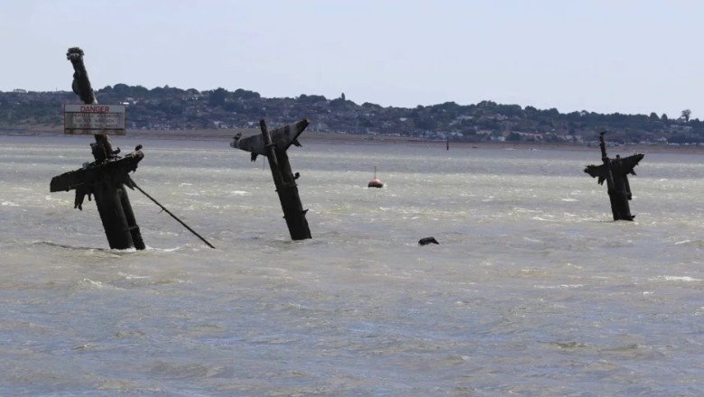 The Silent Danger Beneath: World War II Shipwreck Threatens Catastrophic Tsunami in the Thames!