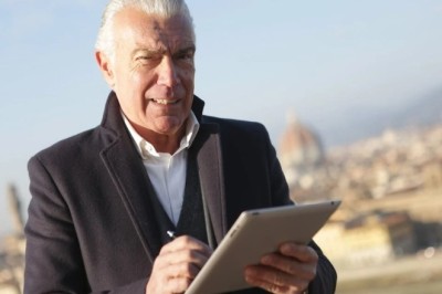 Bus Ride Drama: Elderly Man's Mysterious Gift Leaves Passengers Stunned!