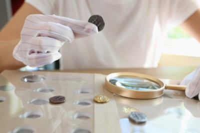 👽 Alien Coins and Otherworldly Encounters: The Mysterious Story of Andrew's Return! 👽