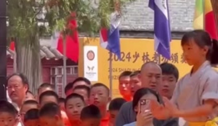 Klop Klop! Kung Fu Kinders neem Resensies na 'n Nuwe Vlak!