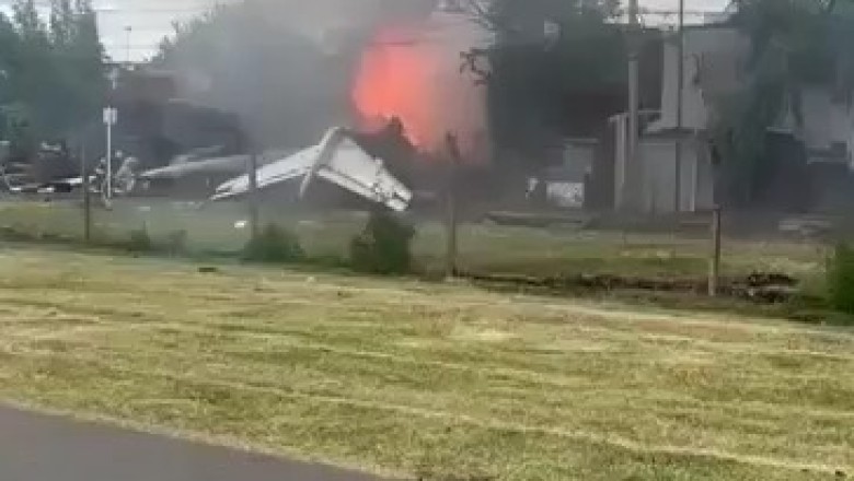 Catastrophic Jet Crash: Bombardier Challenger 300's Tragic Landing in Buenos Aires