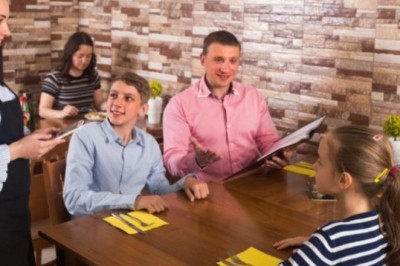 The Restaurant Hero: How One Waitress Saved a Little Girl from Heartbreak