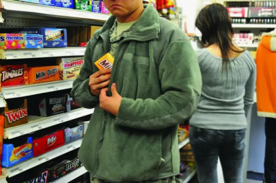 Tokyo's Wildest Shop: Where Stealing is Legal (Sort Of!)